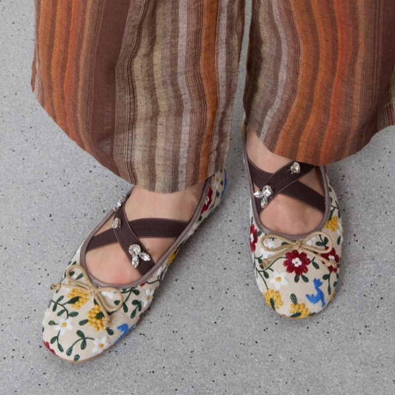 Embroidery Flower Ballet Flats - огляд і ціна Embroidery Design