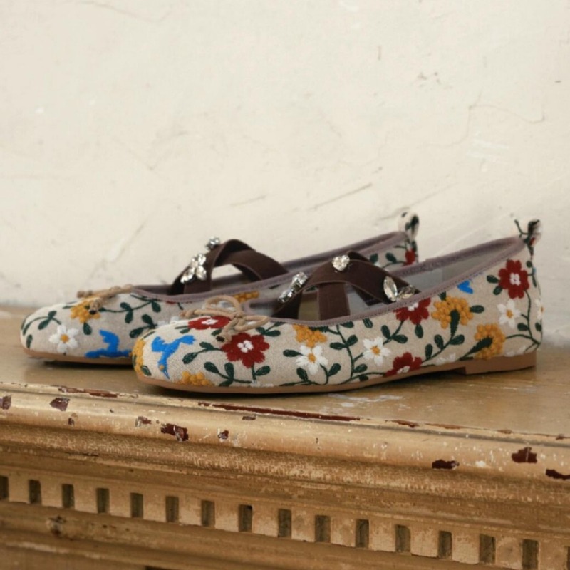 Embroidery Flower Ballet Flats - огляд і ціна Embroidery Design