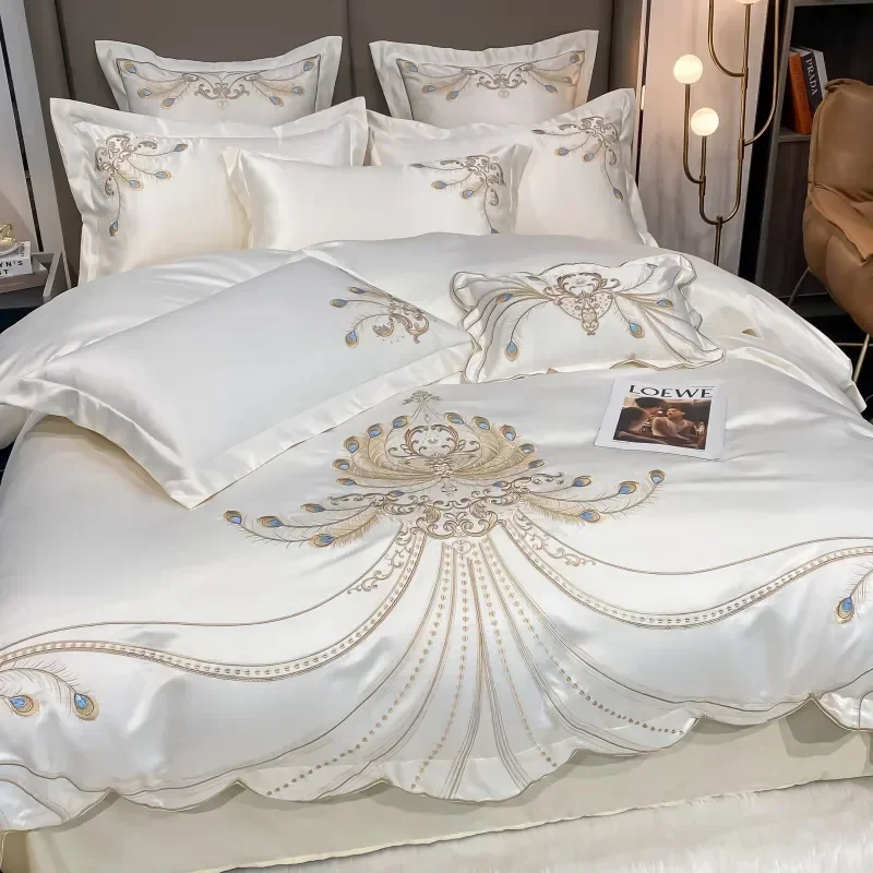 Luxury Gold Feather Embroidery - огляд і ціна Embroidery Quilt Cover