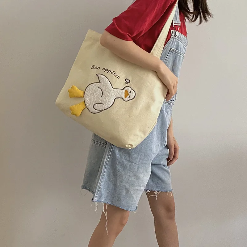 Cute Design Women's Canvas Sho - огляд і ціна Embroidery Design Love