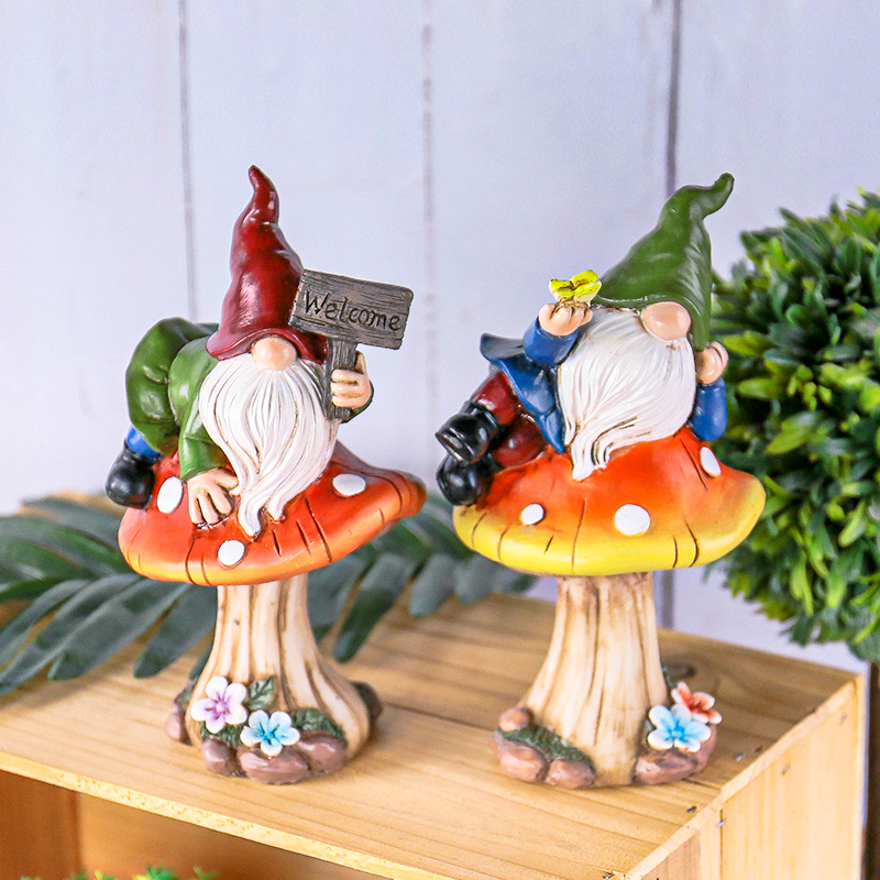 Resin Garden Gnome Statue on M - огляд і ціна Embroidery Garden