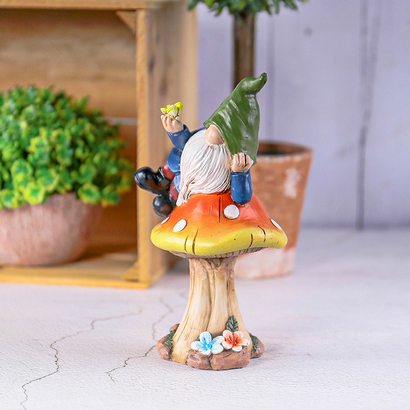 Resin Garden Gnome Statue on M - огляд і ціна Embroidery Garden
