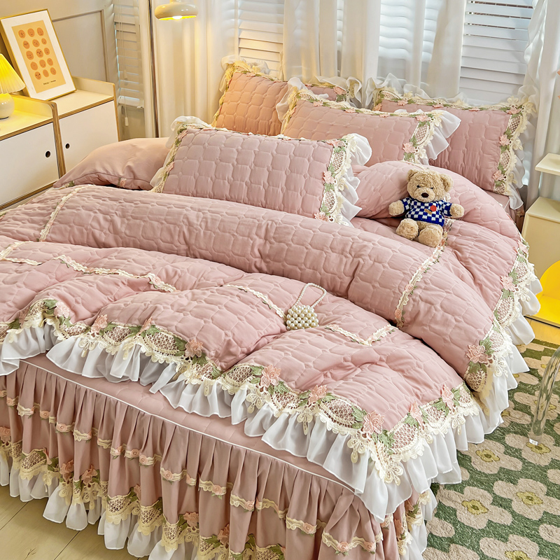 Pink Korean Princess Style Bed - огляд і ціна Embroidery Quilt Cover