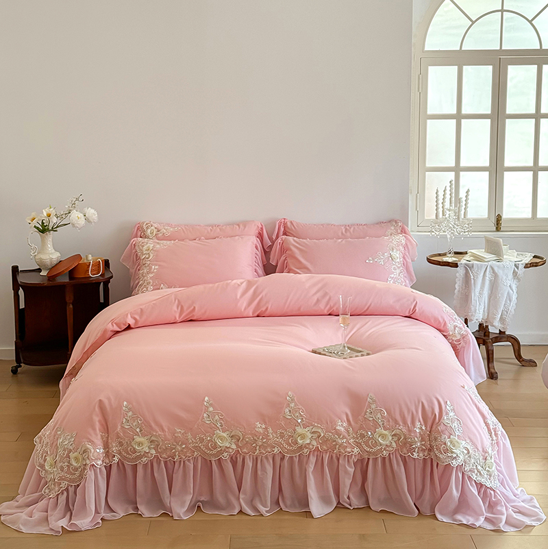 Elegant Lace Rose Embroidery B - огляд і ціна Embroidery Quilt Cover